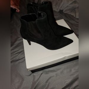 Short black boots